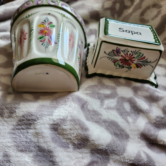 Wall hung ceramic soap sopa dish and flower pot vase hand painted - Picture 4 of 6